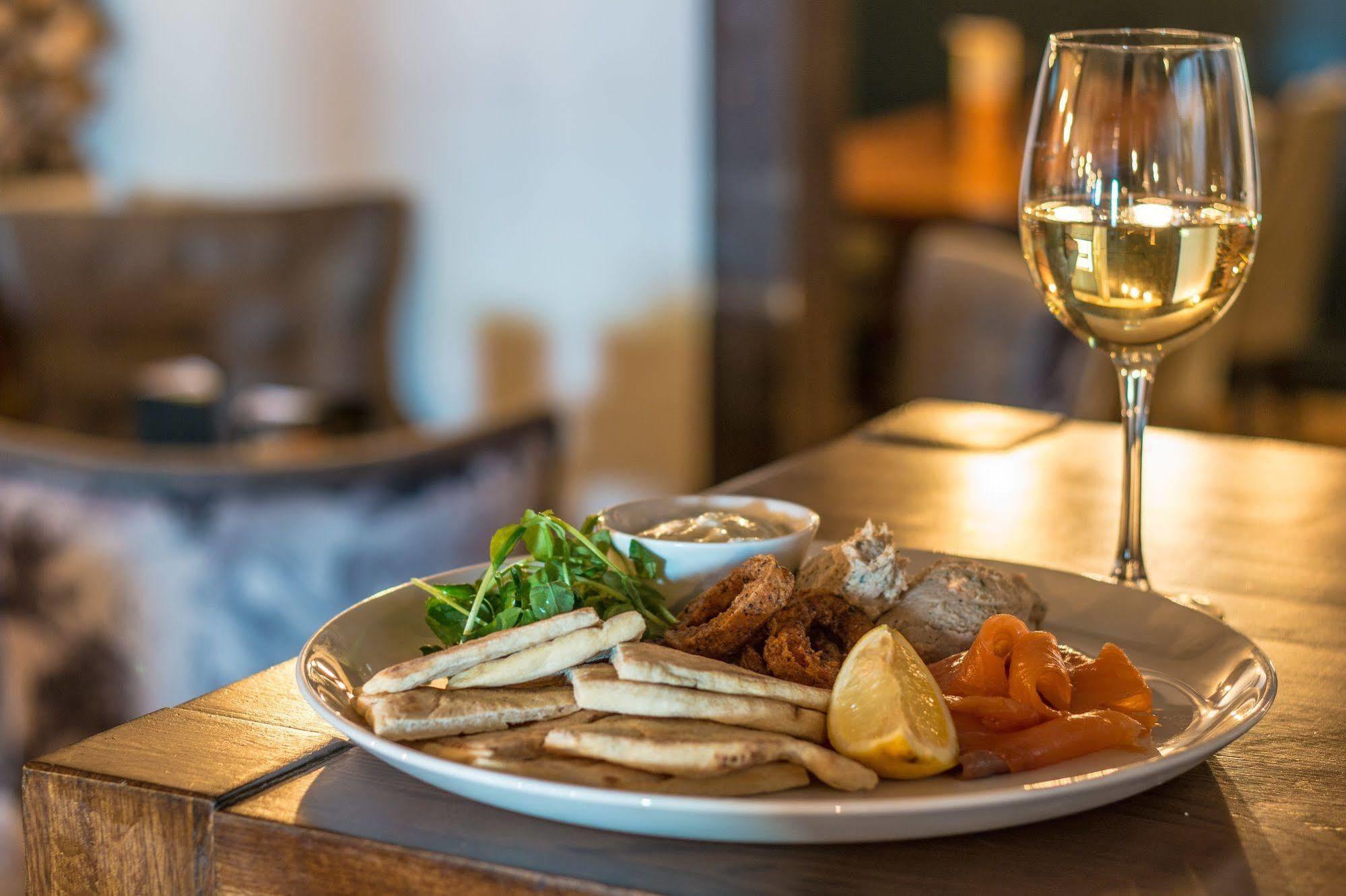The Saracens Head Hotel غريت دنمو المظهر الخارجي الصورة