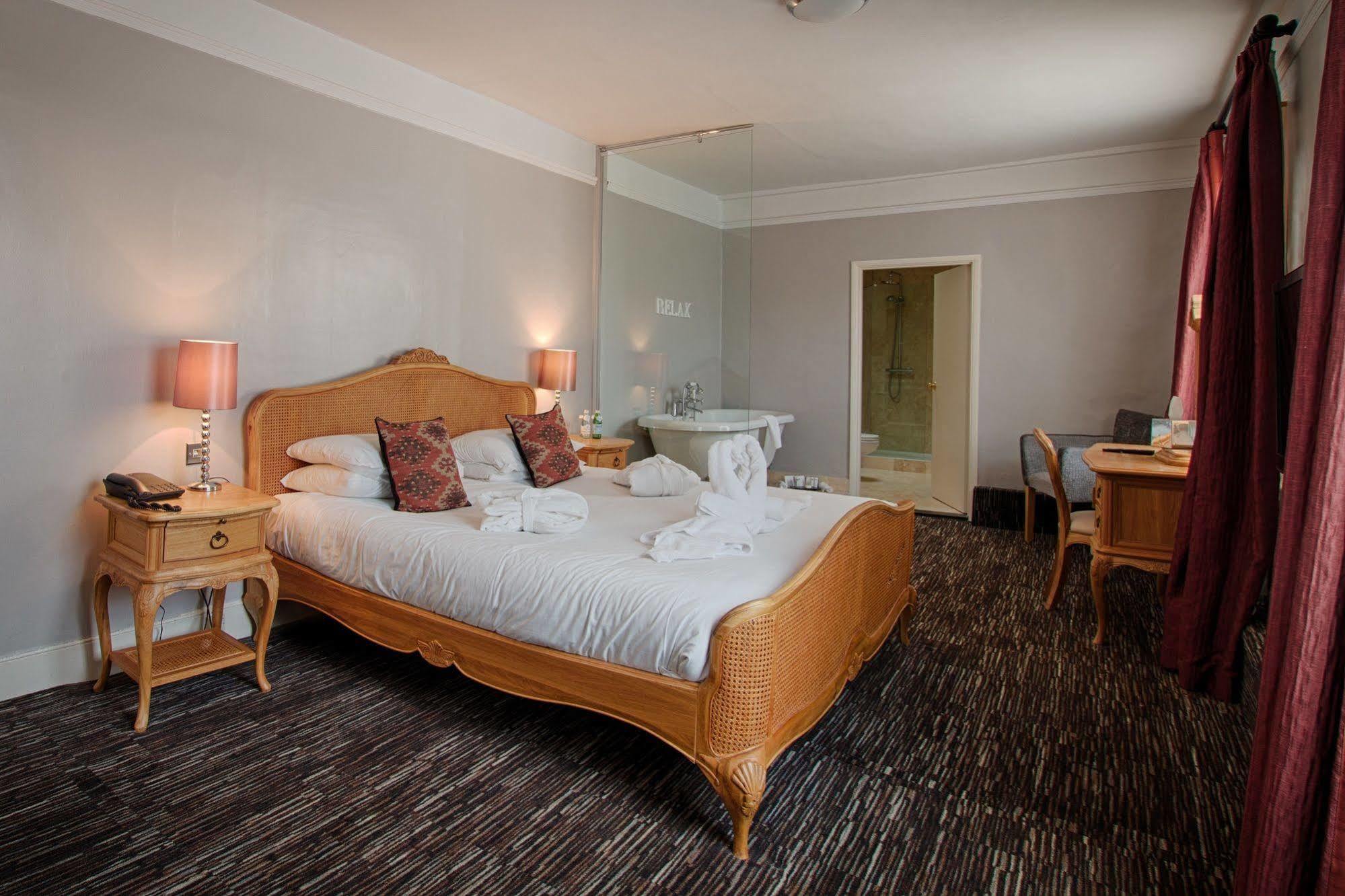 The Saracens Head Hotel غريت دنمو المظهر الخارجي الصورة